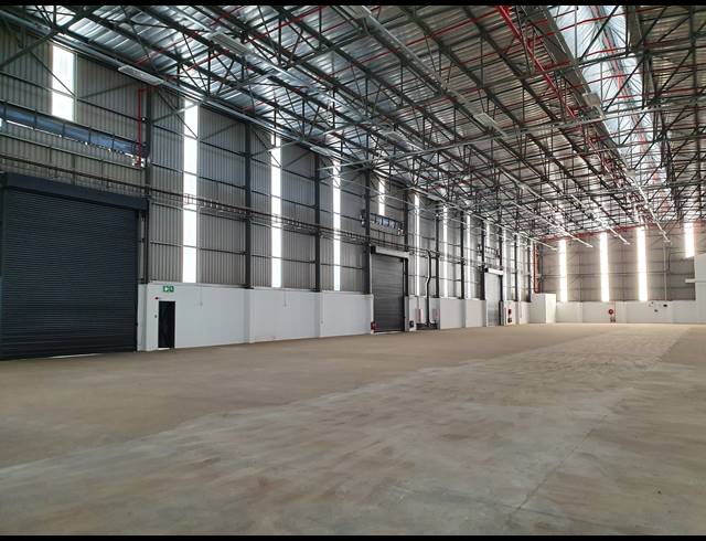 3,300M² WAREHOUSE TO LET IN ISANDO
